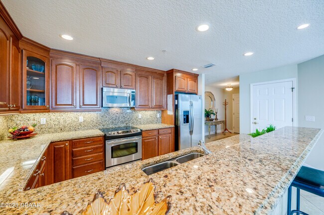 Building Photo - 3801 S Atlantic Ave