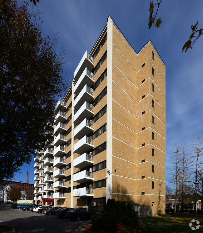 Primary Photo - Parkview Manor Apartments