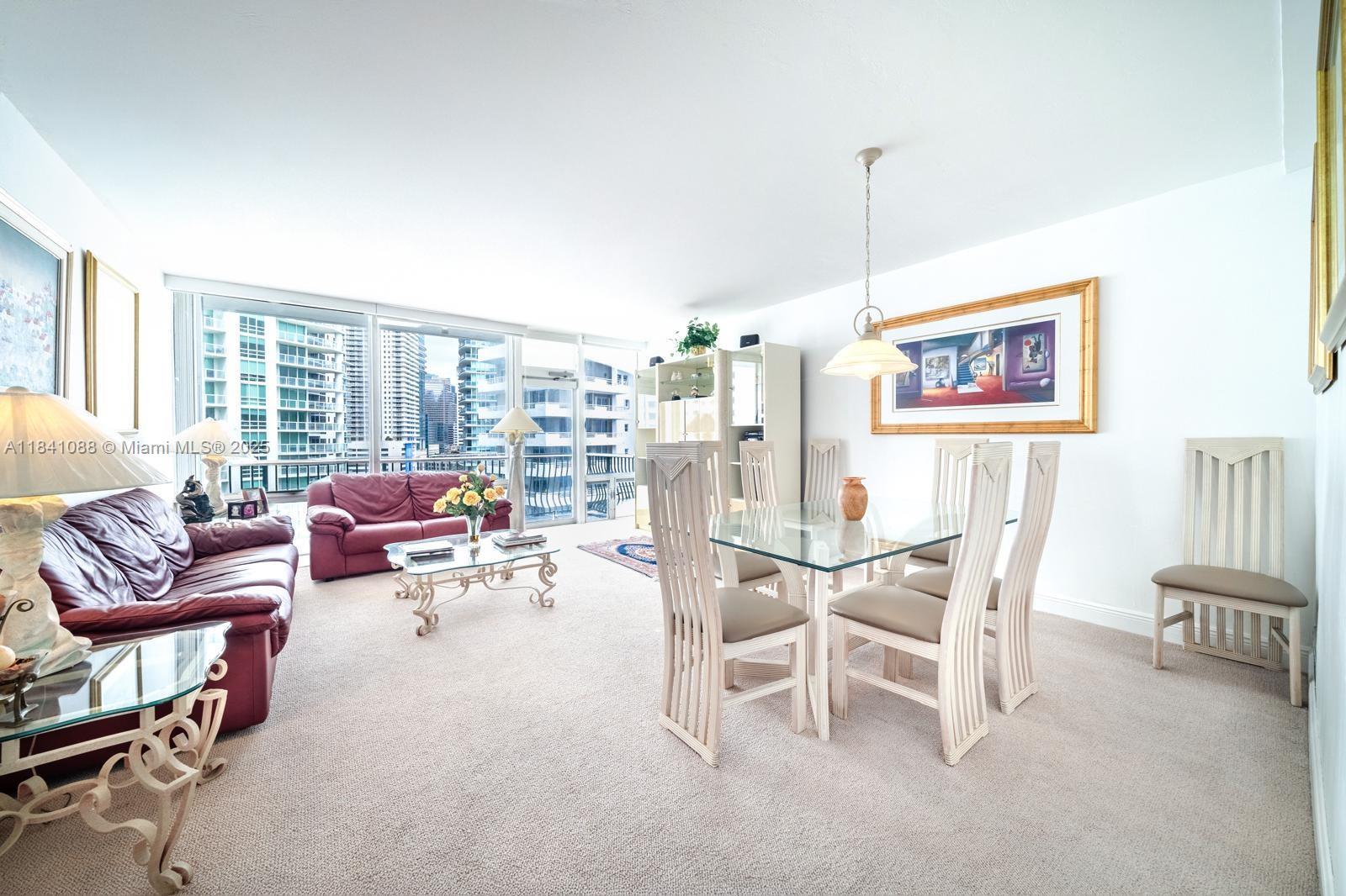 Building Photo - 1408 Brickell Bay Dr
