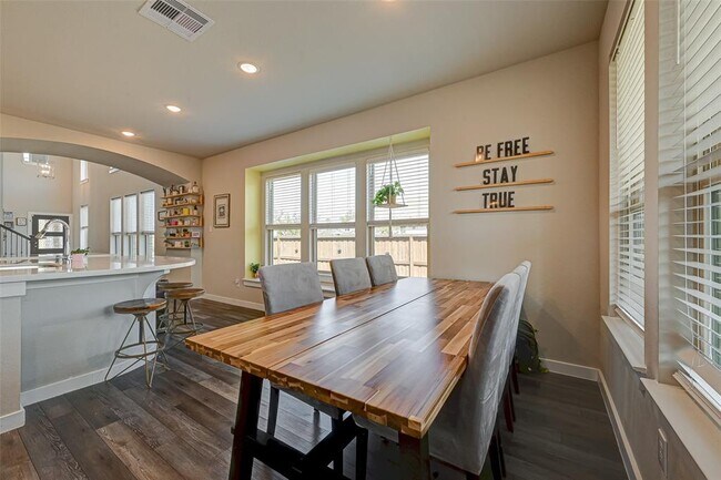 Building Photo - 27017 Strake Ln