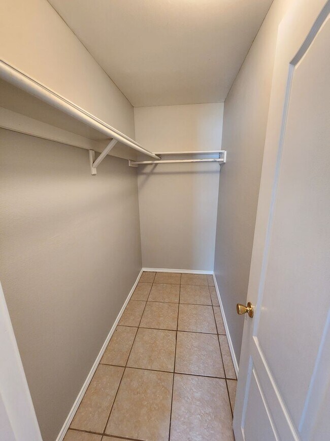 Building Photo - 2525 Chupasrosa Court