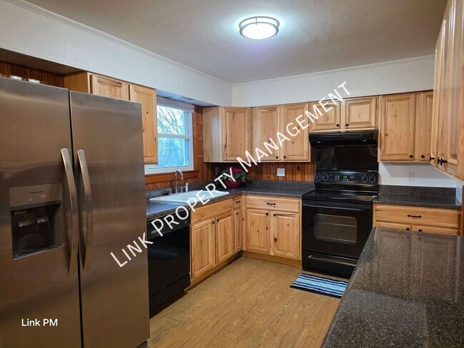 Building Photo - 3731 Knollwood Dr