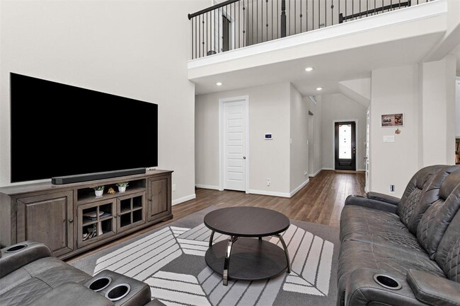 Building Photo - 2058 Woodland Pine Ct