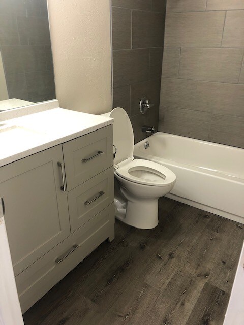 Building Photo - 2813 King St