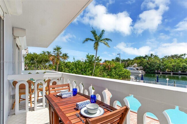 Building Photo - 100 Edgewater Dr