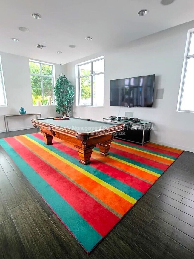 Building Photo - 300 S Australian Ave