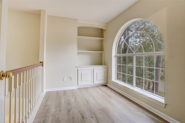 Building Photo - 10 E Trillium Cir