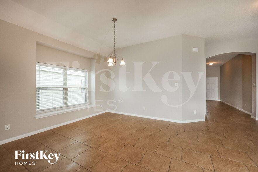 Building Photo - 8909 Palmetto Pk