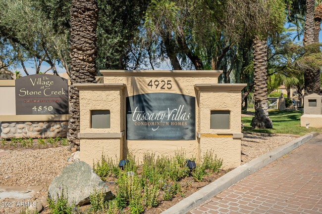 Building Photo - 4925 E Desert Cove Ave