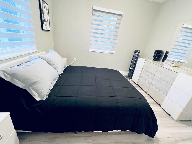 Building Photo - 210 NW 126th St