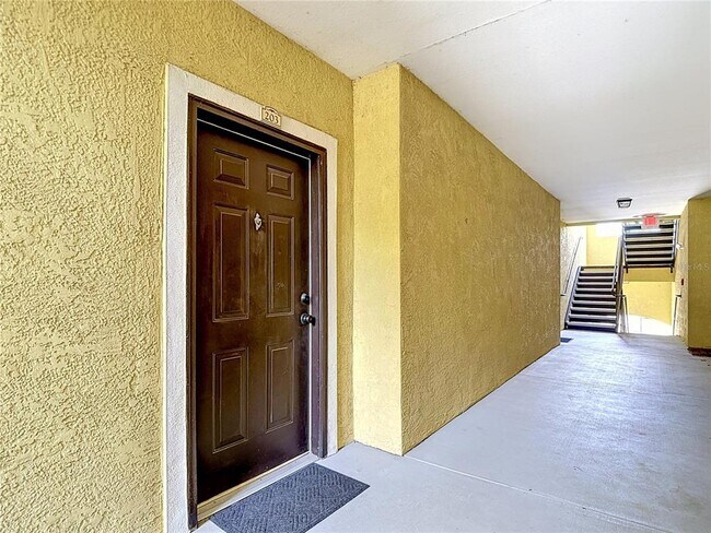 Building Photo - 10201 Courtney Palms Blvd
