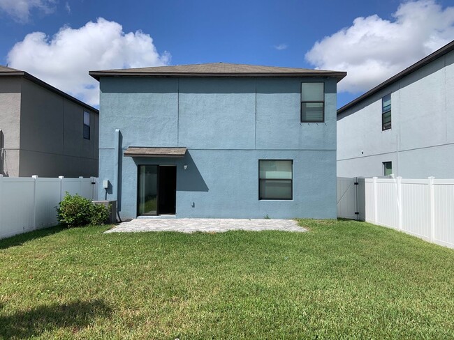 Building Photo - WIMAUMA - 4BR/2BA HOME