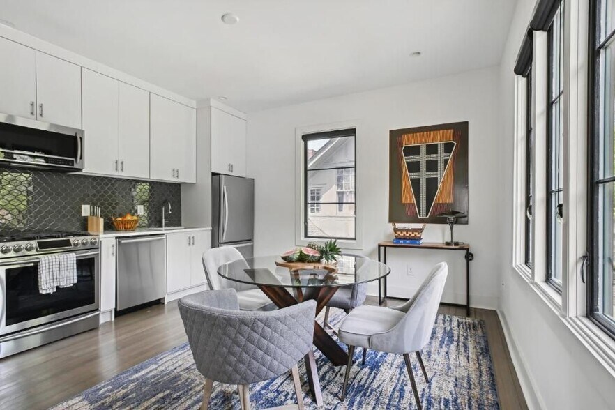 Building Photo - 634 Bonaventure Ave NE