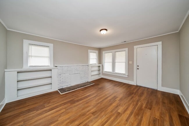 Building Photo - Your Dream Rental Awaits – Fully Renovated and Move-In Ready!