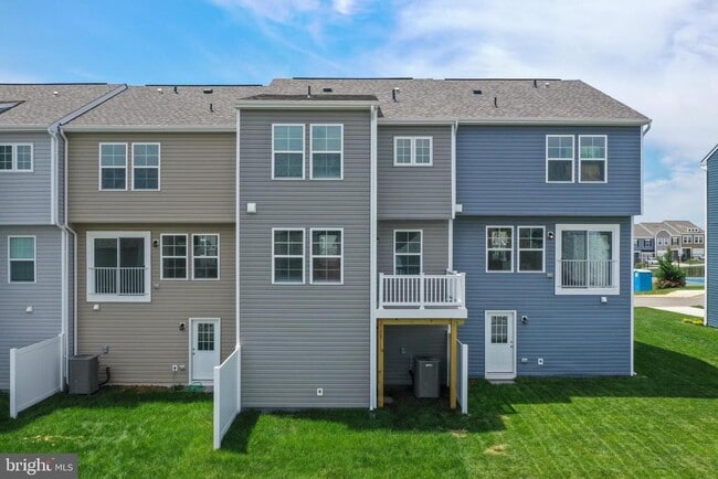 Building Photo - 233 Clifton Mnr