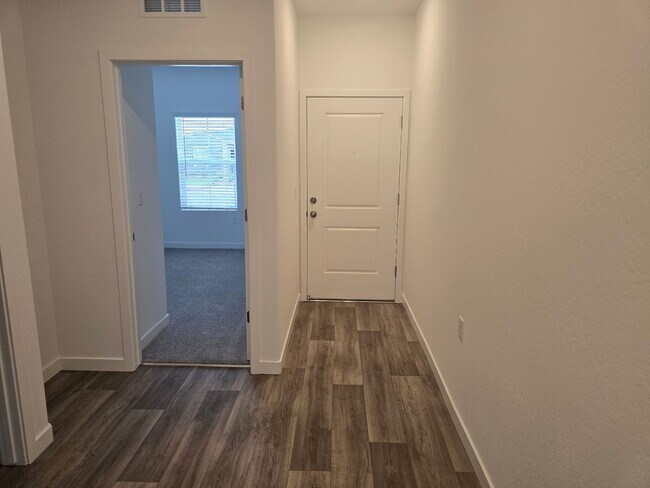 Building Photo - 3 BR 2 BA New Build home available 5/3