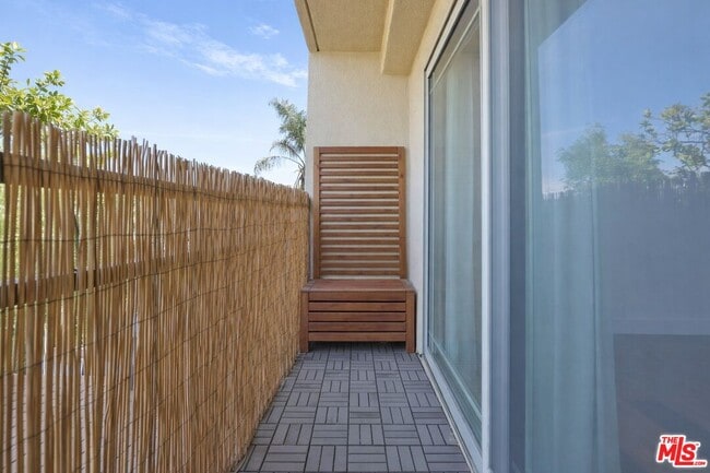 Building Photo - 5315 Bellingham Ave