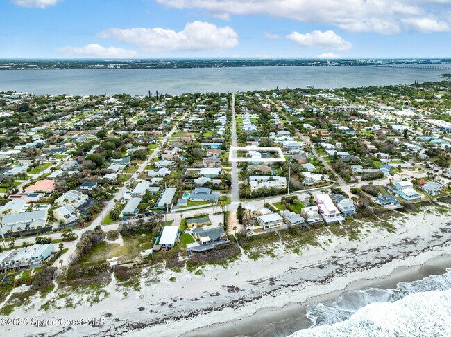 Building Photo - 212 3rd Ave