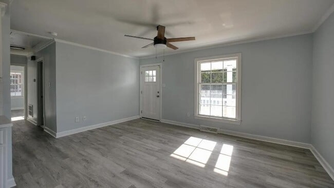 Building Photo - 402 Marcella Dr