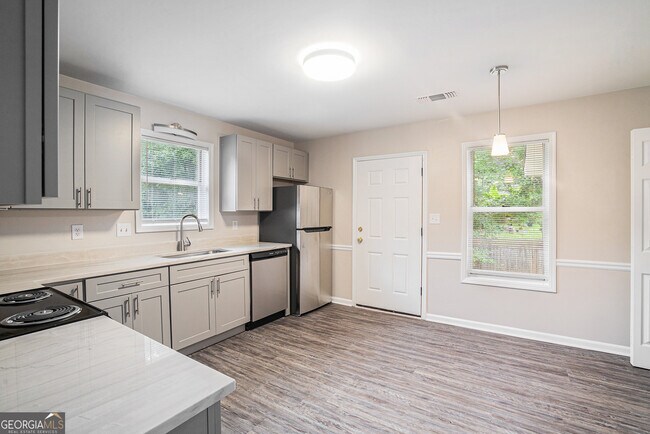 Building Photo - 1238 McPherson Ln