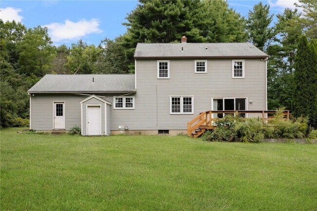 Building Photo - 590 Exeter Rd