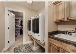 Building Photo - 2924 Golden Acres Dr