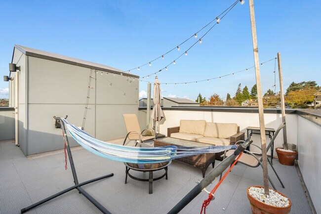 Building Photo - 3609 2nd Ave NW