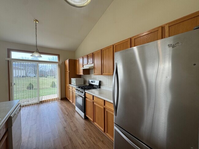 Building Photo - 1991 Westridge Pl