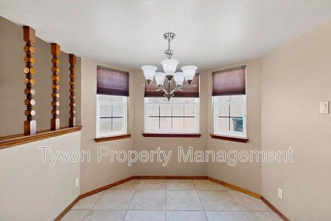 Building Photo - 509 Tassy Ct SE