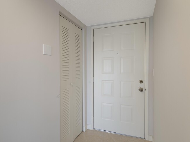 Building Photo - 7380 S Oriole Blvd