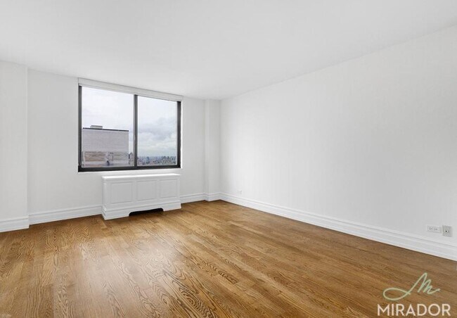 Building Photo - 3 bedroom in New York NY 10023