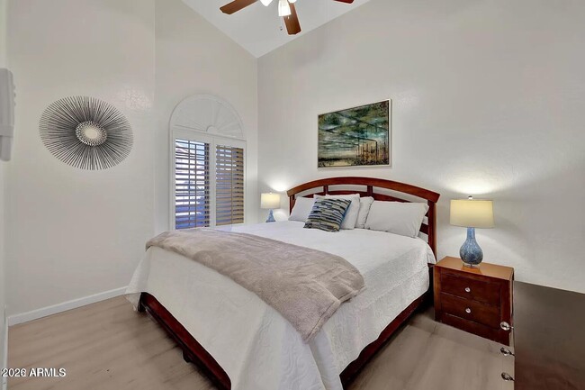 Building Photo - 5183 W Harrison St