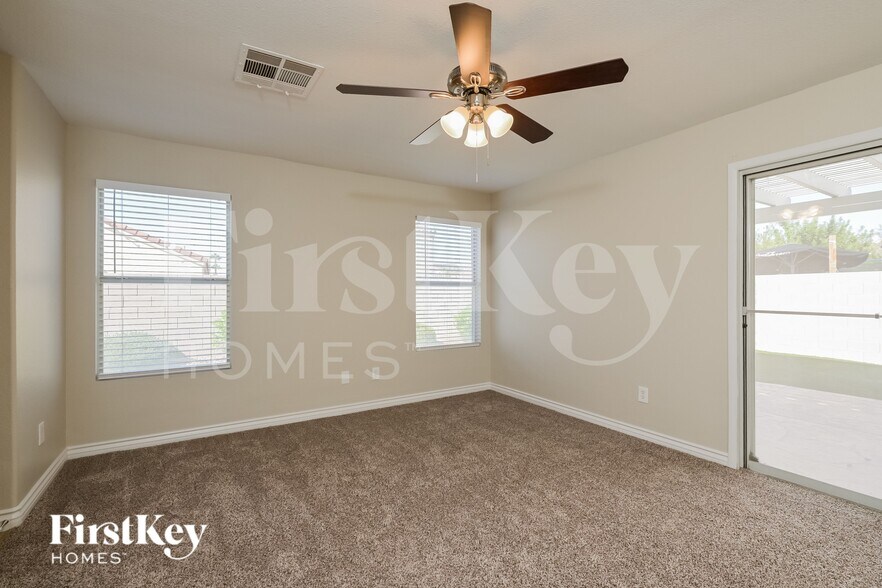 Building Photo - 692 Rising Brook Dr