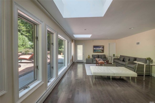 Building Photo - 38 Valley Rd