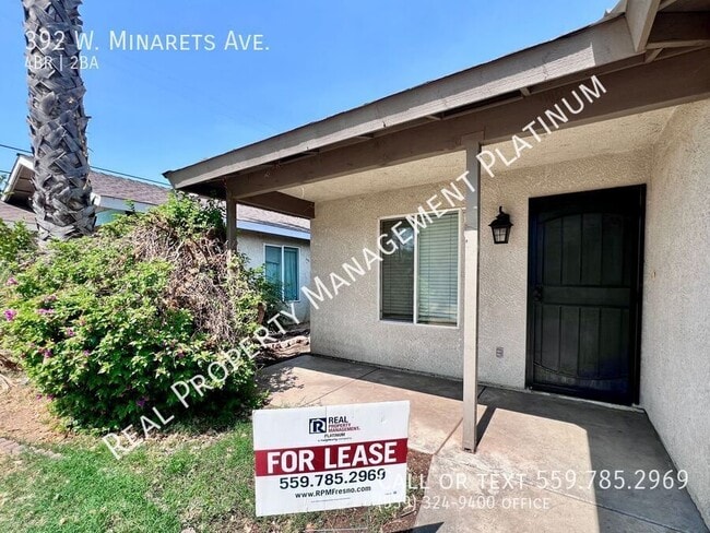 Building Photo - 392 W Minarets Ave