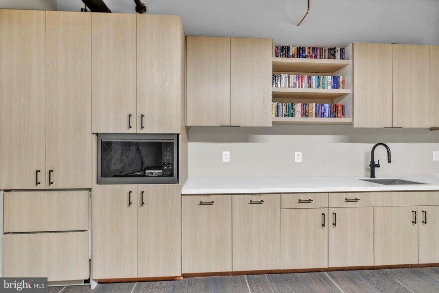 Building Photo - 1801 Market St