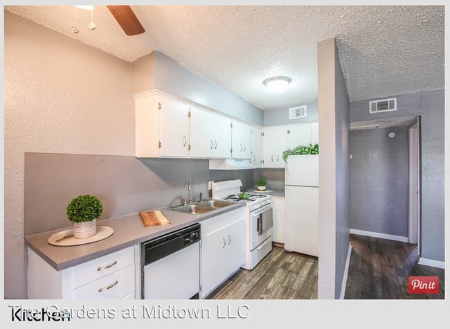 Building Photo - 4631 S Braden Ave