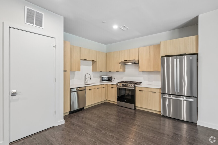 A5 - 1BR,1BA - 737SF - Kitchen - The Portrait at North Crossing