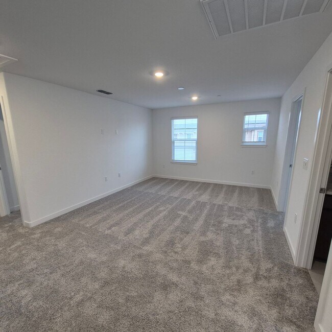 Building Photo - Brand New 4 Bedroom Home in Lennar's Cyan Community