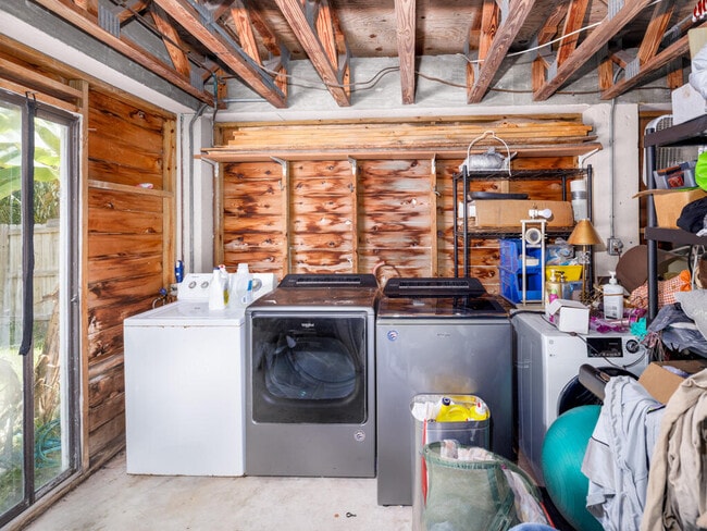 Building Photo - 29283 Coconut Palm Dr