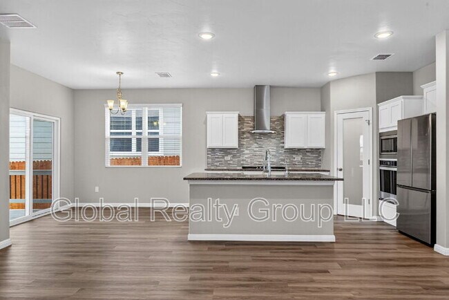 Building Photo - 13015 Red Elks Lks