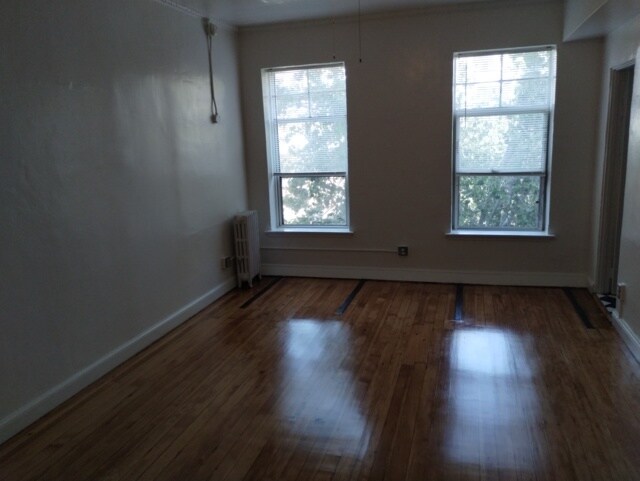 Building Photo - 901 S Kingsley Dr