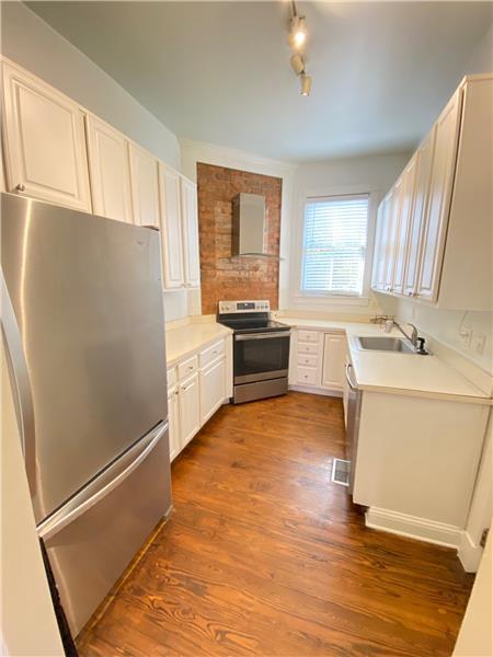 Building Photo - 503 Blair St