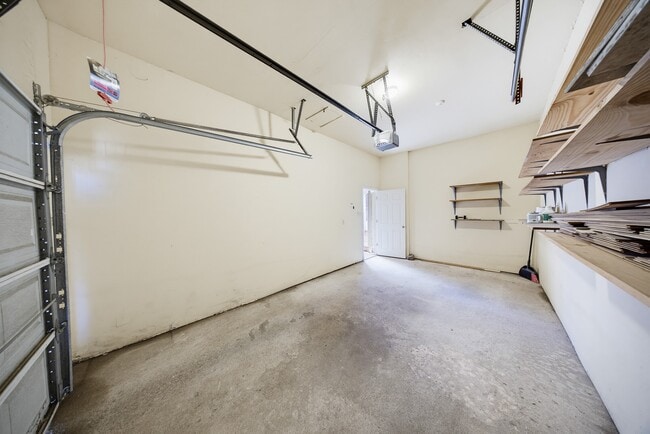 Building Photo - 727 Bunker Hill Rd