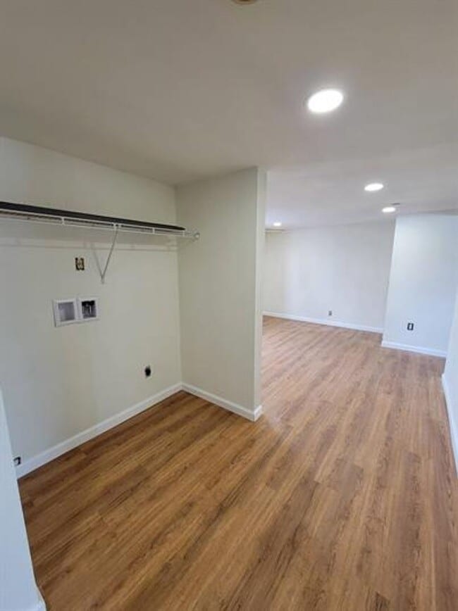 Building Photo - 2030 8th Ave