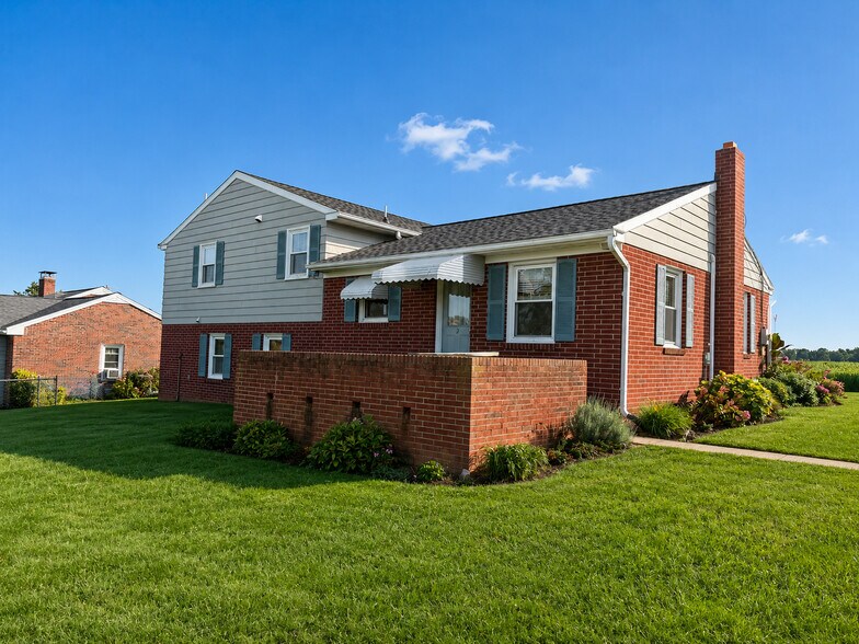 Building Photo - 16 Brethren Church Rd
