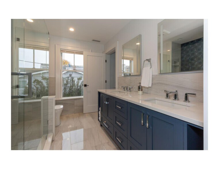 Building Photo - 153 Bayside Rd