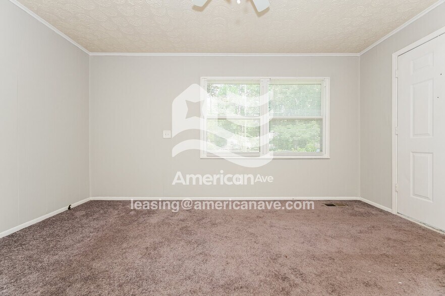 Building Photo - 208 Camellia Cir