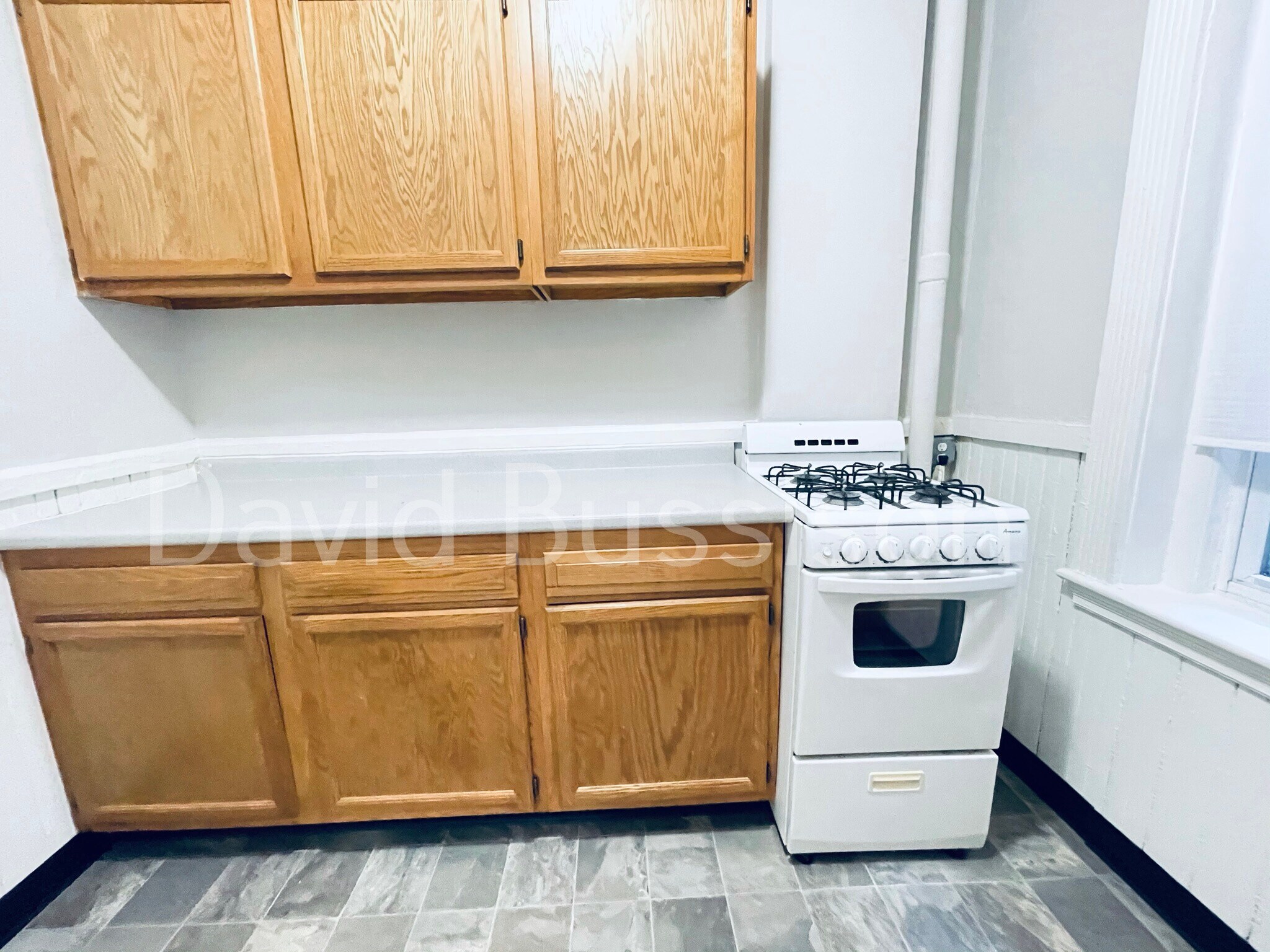 Building Photo - 75 Chester St