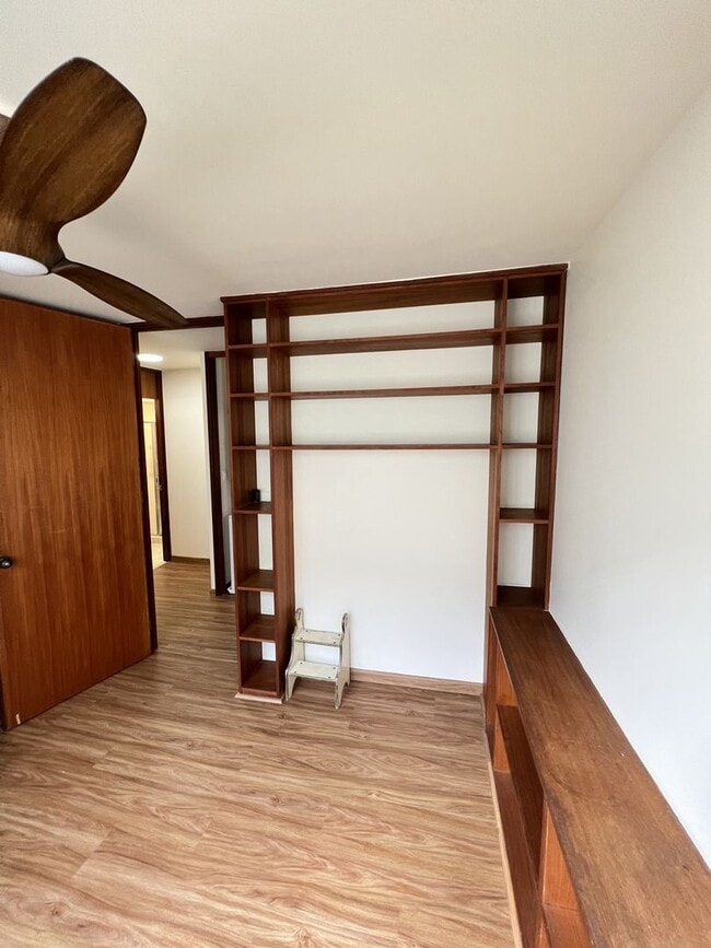 Building Photo - 1521 Punahou St